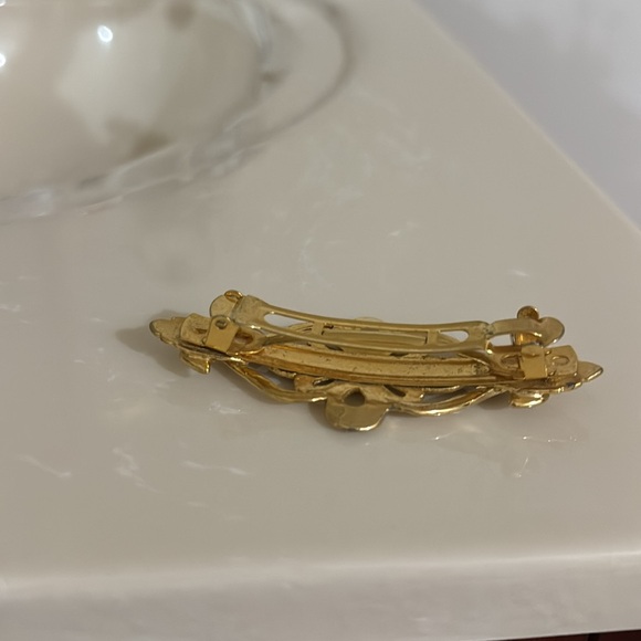 Vintage Gold flower design Barrette - Picture 2 of 4